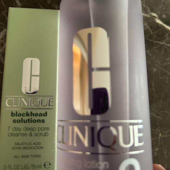 Clinique Exfoliating Lotion and Blackhead Solutions Combo Pack - Picture 6 of 7